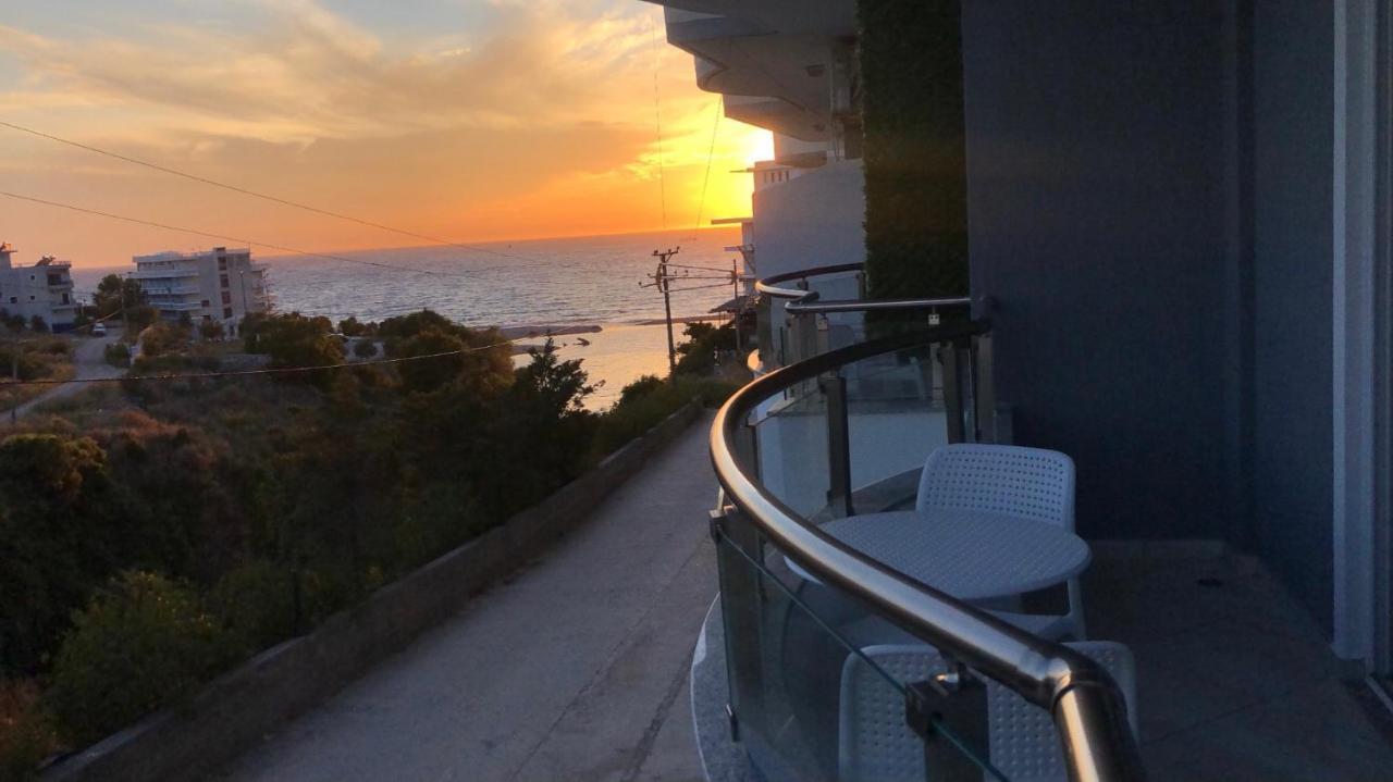 F&J Hotel Sarandë 外观 照片