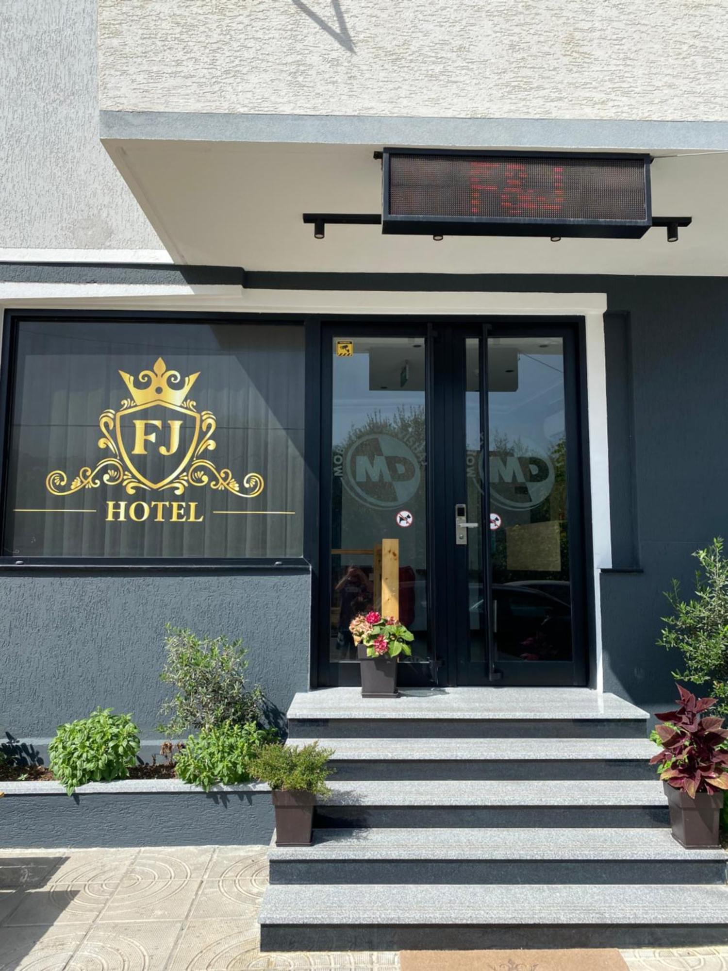 F&J Hotel Sarandë 外观 照片